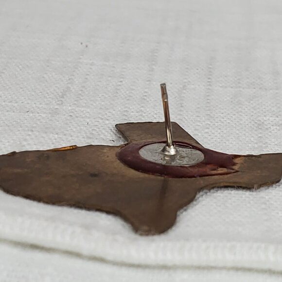 Vintage Metal Texas Cut Floral Etched Metal Bronze Finish Earrings SET OF 2 - Picture 13 of 14